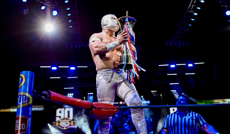 Místico ganó el torneo Reyes del Aire _ Foto_ @CMLL_OFICIAL