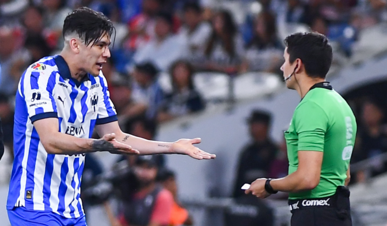 Arteaga dejó el partido al final del primer tiempo / Foto: Mexsport