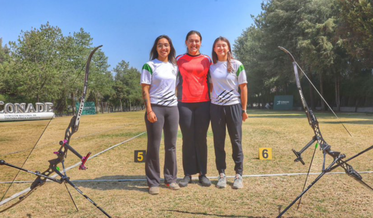 El equipo de tiro con arco femenil liderado por Ale Valencia / Foto: Conade
