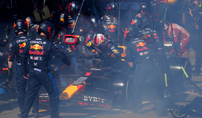 El freno trasero de Verstappen explotó / Foto: AFP
