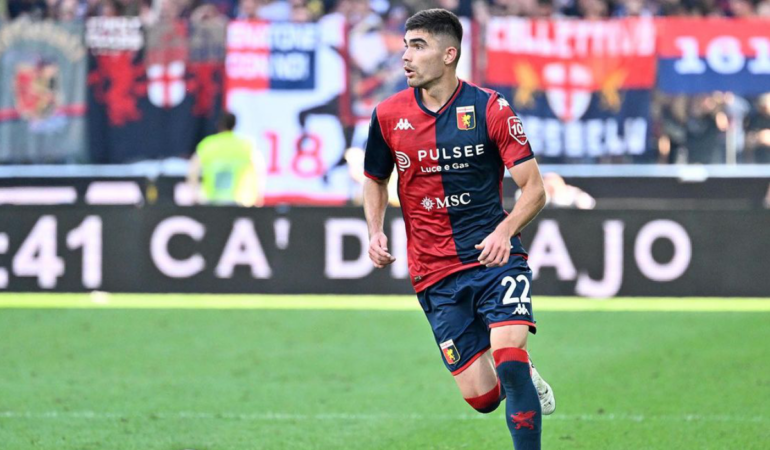 Johan Vásquez fue titular en el empate del Genoa / Foto: IG Johan Vásquez