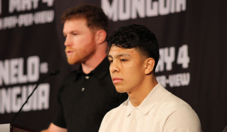 Óscar de la Hoya agradeció que Canelo acepto pelear contra Munguía. Foto: Marcos Romero
