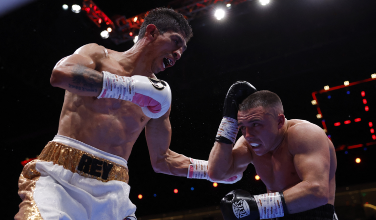 Rey Vargas (Izq) acumula 22 nocauts en su carrera Foto_Reuters