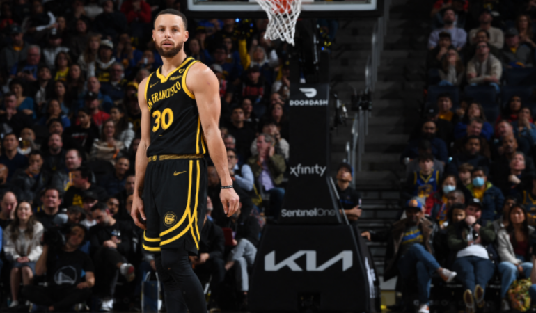 Stephen Curry solo estará fuera unos cuantos días / Foto: AFP