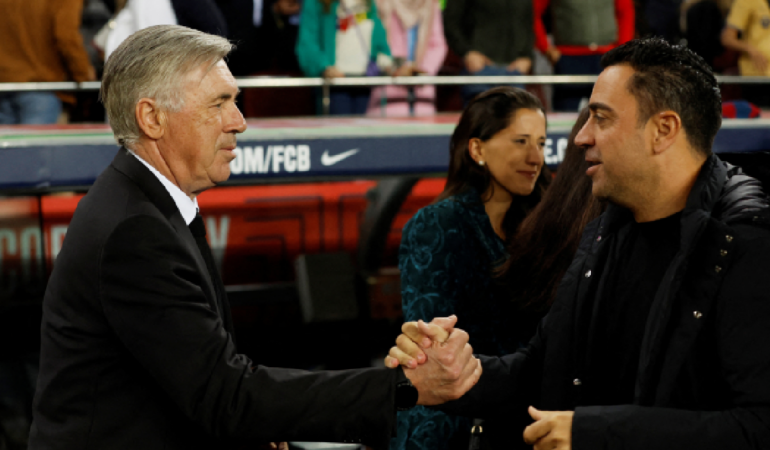 Carlo Ancelotti y Xavi Hernández se enfrentaran en el Clásico / Foto: Reuters
