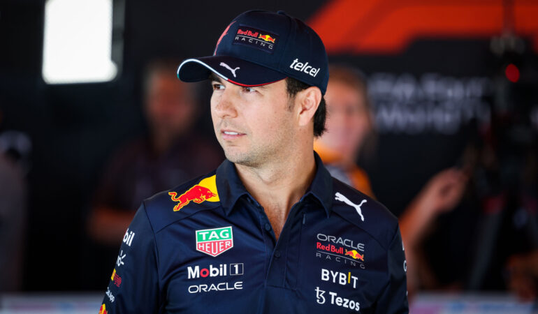 Checo Pérez no puede con el GP de China. FOTO: Mexsport