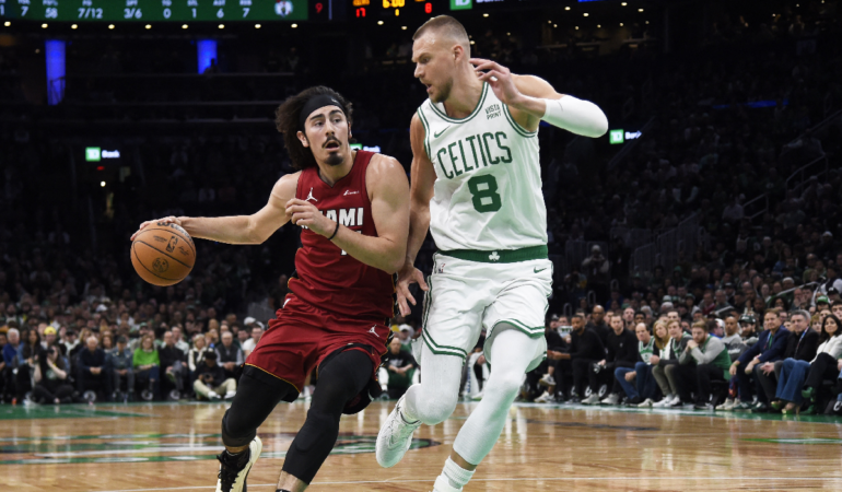 El mexicano debutó en unos playoffs de NBA / Foto Reuters
