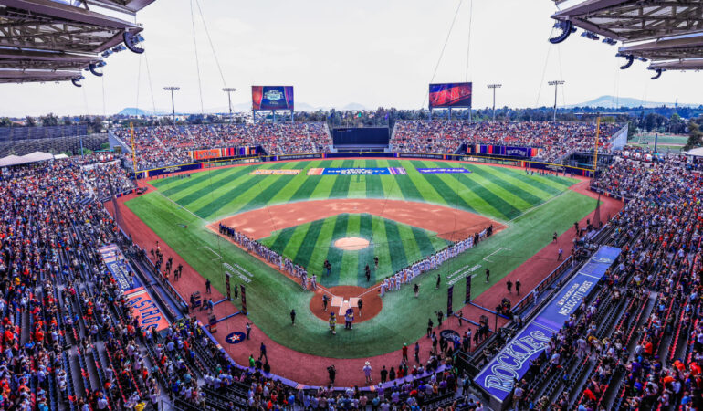 Estrellas de Astros y Rockies convivieron con pequeños en el estadio Harp Helú. FOTO: Luis Garduño | ESTO