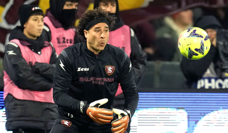 Guillermo Ochoa y la Salernitana aún pueden salvarse del descenso / Foto: Mexsport