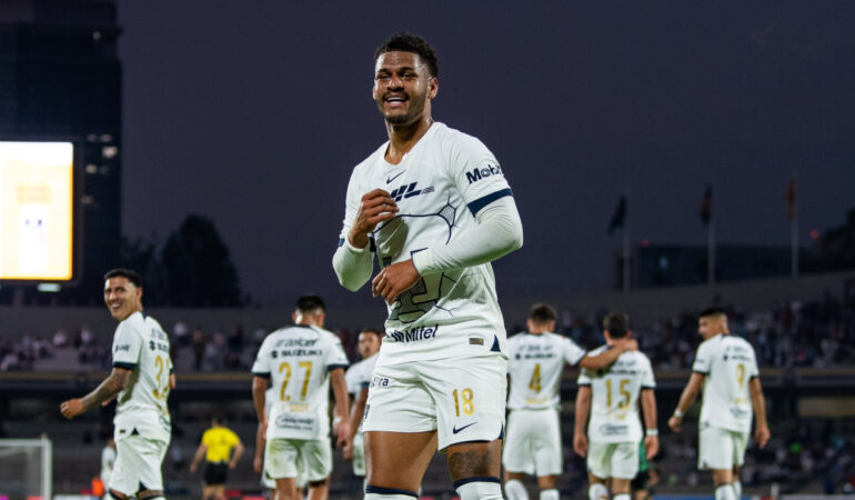 José Luis Caicedo se quedará en Pumas varios años más. FOTO: Mexsport