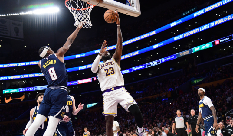 Los Nuggets no encontraron la forma de detener el vibrante ritmo de los Lakers Foto_AFP