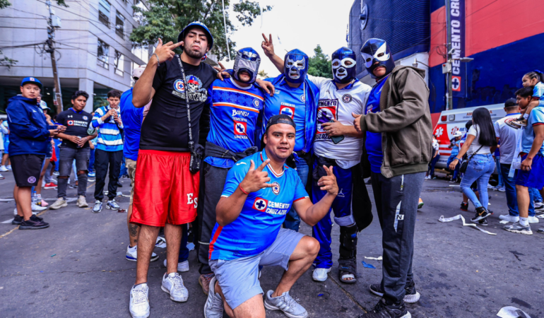 Uriel Antuna se ganó el cariño de la afición de Cruz Azul / Foto: Luis Garduño