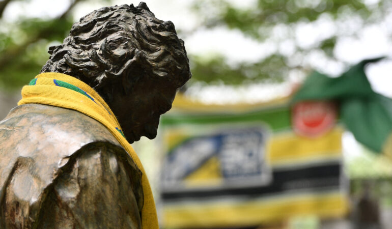 Ayrton Senna recibió un homenaje por aficionados e la F1. FOTO: Reuters