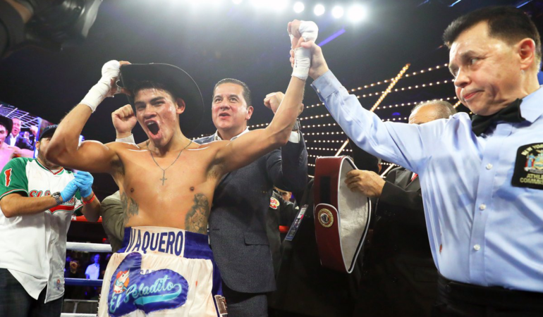 El Vaquero Navarrete buscara este sábado el tetracampeonato mundial. Foto: @trboxeo