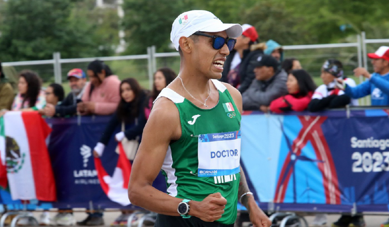 El marchista José Luis Doctor espera reafirmar su marca a París 2024. Foto. @Conade