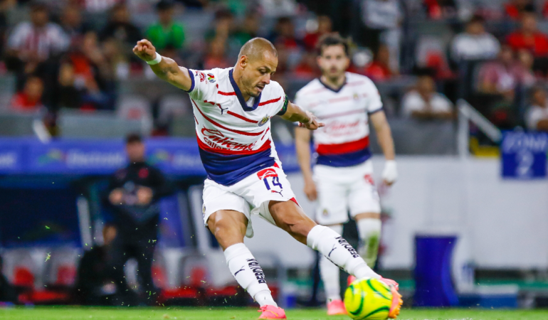 ¡Los tiene de clientes! Toluca, uno de los equipos al que más goles le ha marcado Javier Hernández