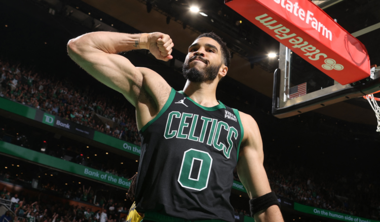 Jaysom Tatum finalizó la noche con 23 puntos / Foto: AFP