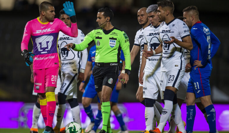 Julio González, uno de los últimos héroes de Pumas ante Cruz Azul en 2020. FOTO: Mexsport