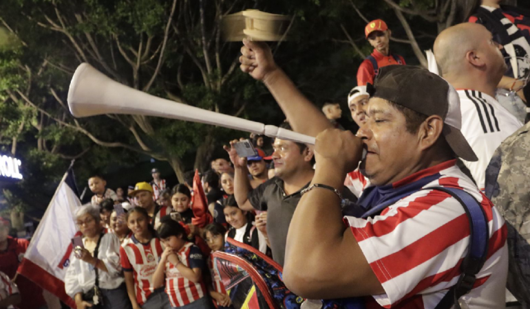 La afición de Chivas invadió por completo el sur de la CDMX / Foto: Ramón Romero