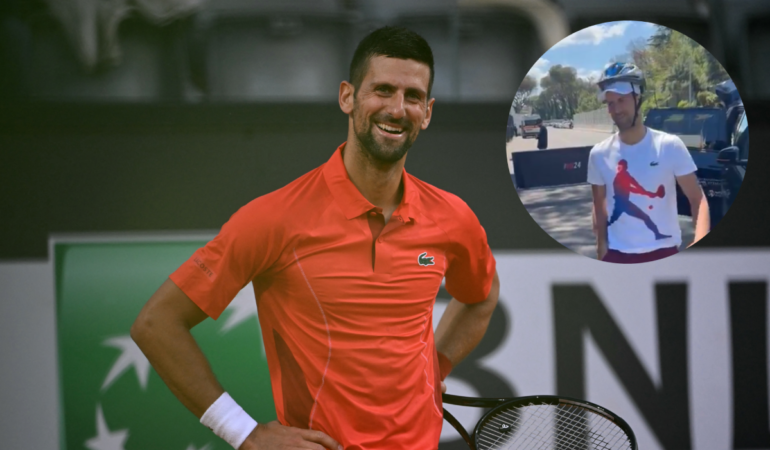 Novak Djokovic apareció con casco de ciclista. Foto: AFP
