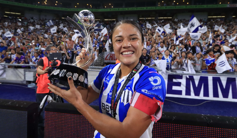 Rebeca Bernal marcó su penal para el 1-1 y en la tanda / Foto: Erik Estrella