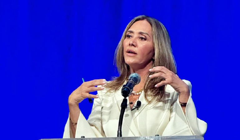 Angelica Fuentes habló a cerca de la situación financiera de Chivas foto_ @angelicafuentes63