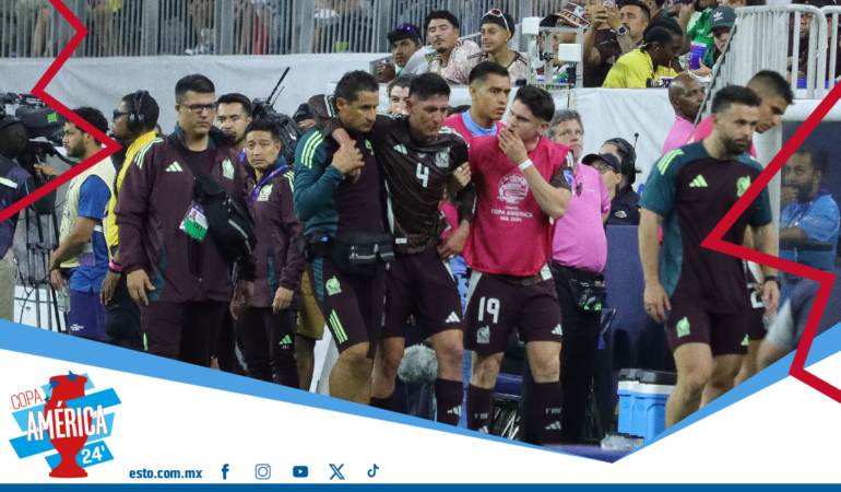 Edson Álvarez salió lesionado en el partido de México vs Jamaica foto_ Oswaldo Figueroa