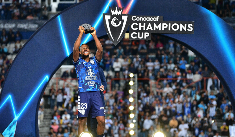El delantero Salomón Rondón fue goleador tanto en la liga como en la Concahampions. Foto: Mexsport