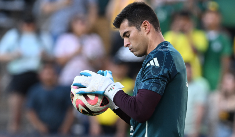 Julio González fue el portero titular ante Brasil foto_ Mexsport