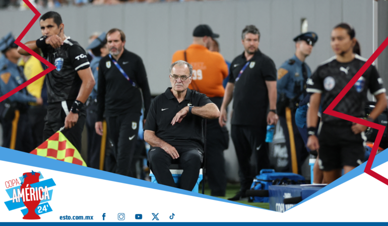 Marcelo Bielsa, director técnico de Uruguay fue suspendido un partido en la Copa América 2024. Foto: AFP
