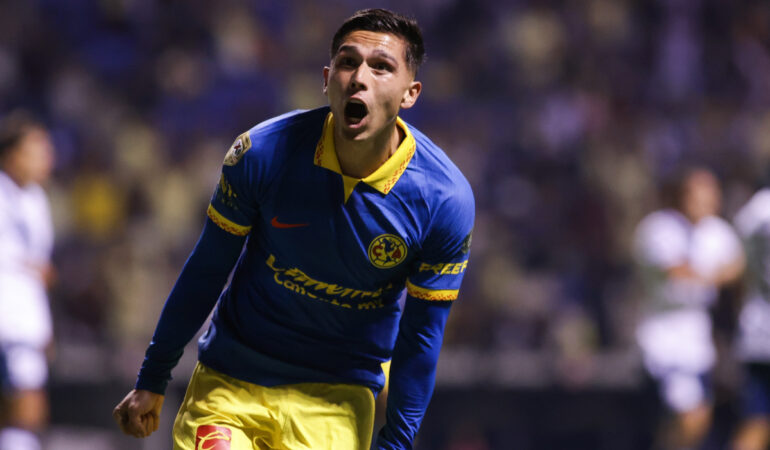 Salvador Reyes se va del América. FOTO: Mexsport