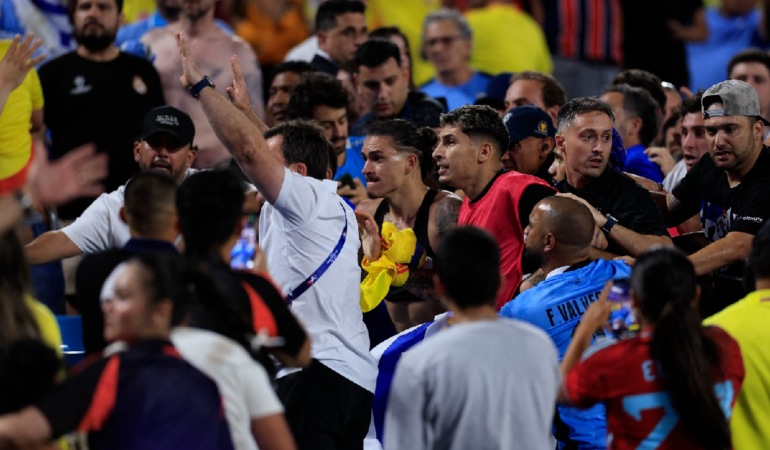 Darwin Núñez y otros jugadores defendieron a sus familias / Foto: AFP