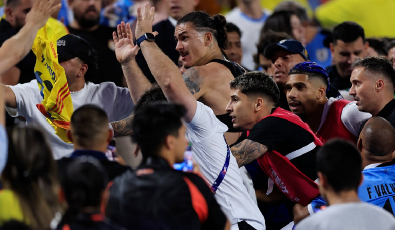 Darwin Núñez se enfrentó a los aficionados colombianos / Foto: AFP