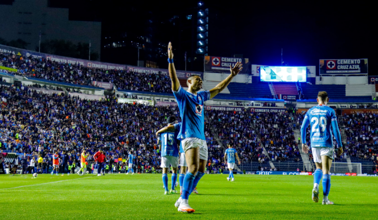 El griego del Cruz Azul Giorgios Giakoumakis hizo su debut con dos goles. Foto: Oswaldo Figueroa