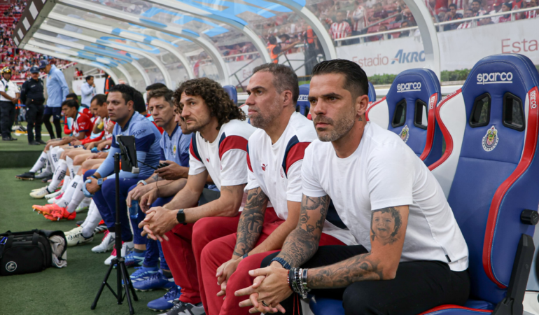 Fernando Gago dejó fuera a Carlos Cisneros de la convocatoria de Chivas / Foto: David Tamayo