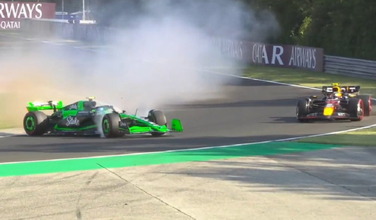 Guanyu Zhou alcanzó a maniobrar para salvar al Checo Pérez / Foto: X