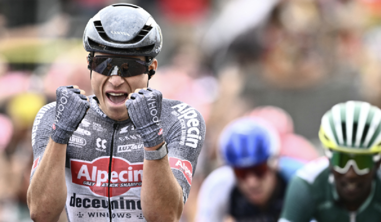 Jasper Philipsen triunfó en la contrarreloj / Foto: AFP