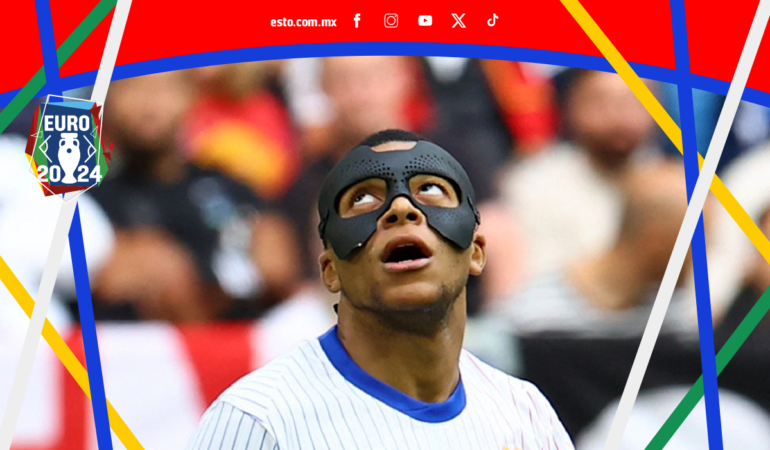 Kylian Mbappé utiliza una máscara en la Eurocopa 2024 foto- Reuters