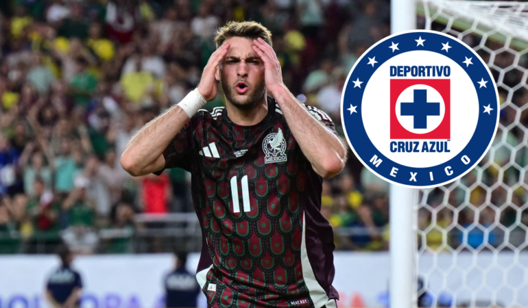 Santi Giménez logró levantar la 'Novena' con Cruz Azul / Foto: Reuters