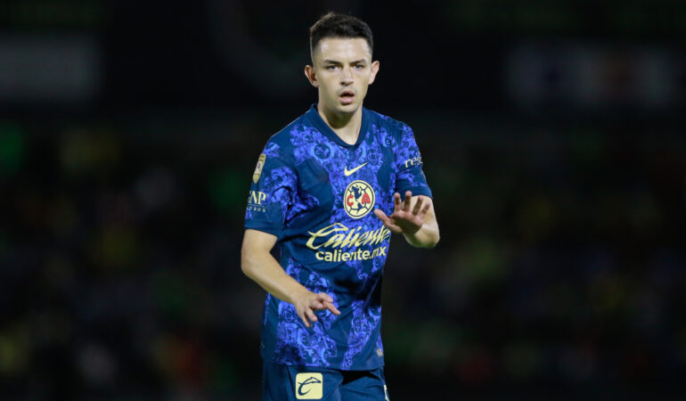 Álvaro Fidalgo no se va del América. FOTO: Mexsport