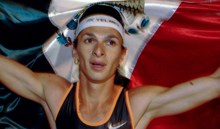 Ana Guevara era considerada una heroína por su medalla en Juegos Olímpicos. FOTO: Mexsport