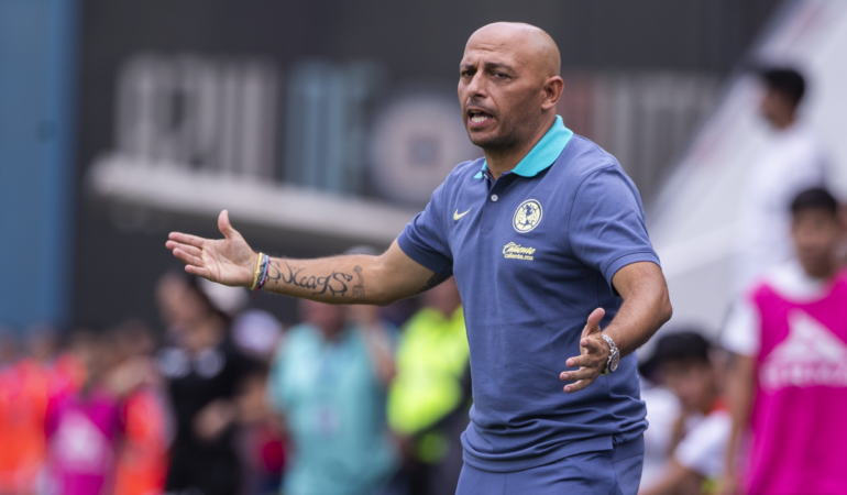 Ángel Villacampa buscará su cuarta final de Liga MX Femenil consecutiva