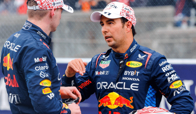 Checo Pérez podría salir de Red Bull en 2025. FOTO: Mexsport
