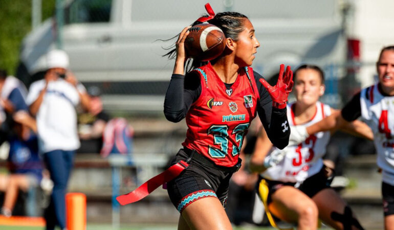 Diana Flores comandó la victoria de México en el Campeonato Mundial de Flag Football. FOTO: Ig @boltz_sports