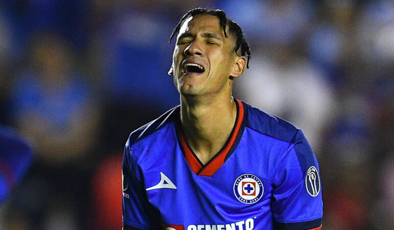 José Ramón se confundió con un supuesto mensaje de Uriel Antuna. FOTO: Mexsport