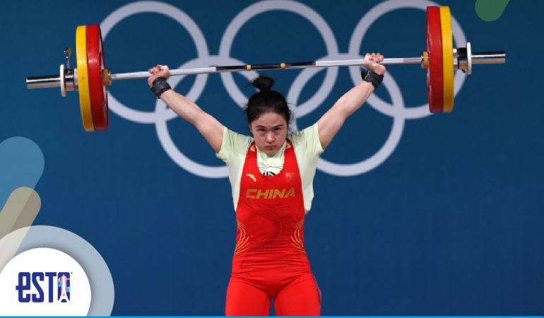 La halterista china levantó 107 kilos