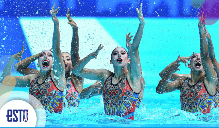 La natación artística ya admite hombres, pero ningún equipo lleva en París 2024. FOTO: Mexsport