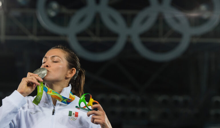 María del Rosario Espinoza sale a la defensa de taekwondoínes mexicanos. FOTO: Mexsport
