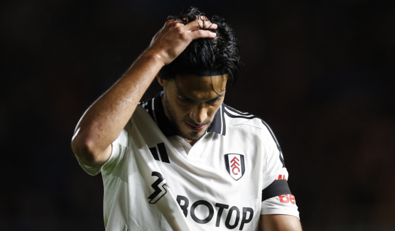 Raúl Jiménez todavía no logra marcar gol en la Premier League 2024-25 / Foto: Reuters