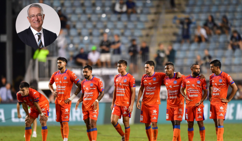 Ricardo Salinas Pliego agradeció el esfuerzo de los jugadores del Mazatlán. Foto: Mexsport